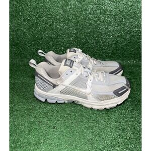 Nike Vomero 5 Boys Size 6Y Women Size 7.5 Grey Running Shoes Sneakers HF6998-002